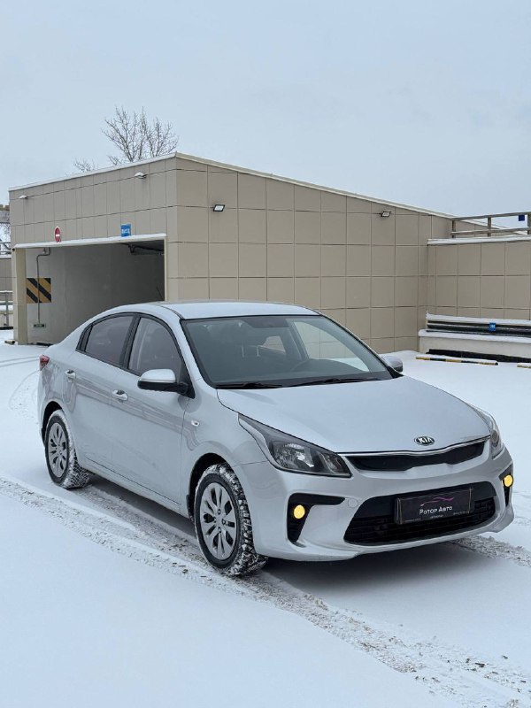 Kia Rio 2017 год 2 хозяина(отец и дочь) 93 родного пробега Вся в родной краске, без дтп Зеленая авто...